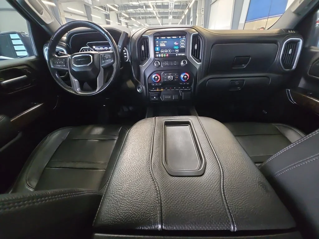 Used 2020 WHITE FROST TRICOAT GMC Denali image 21