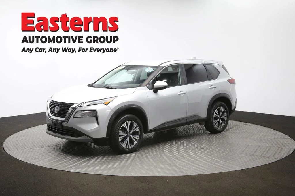 Used 2022 Silver Nissan SV image 57