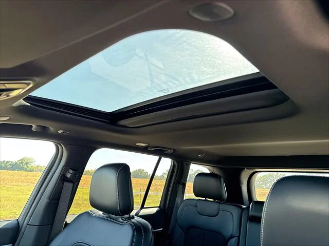 New 2027 Sting-Gray Clear-Coat Paint Jeep Altitude image 22