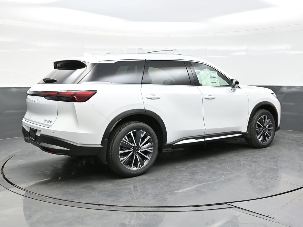 Used 2026 White INFINITI LUXE image 7