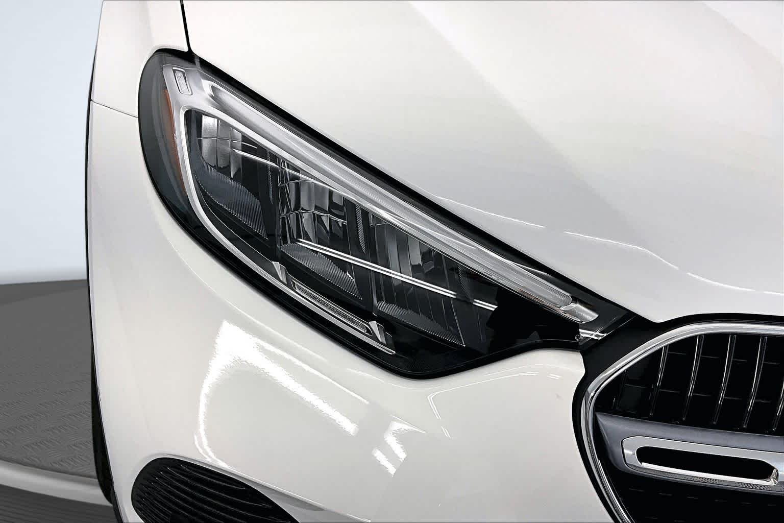 New 2026 Polar White Mercedes-Benz GLC 300 image 21