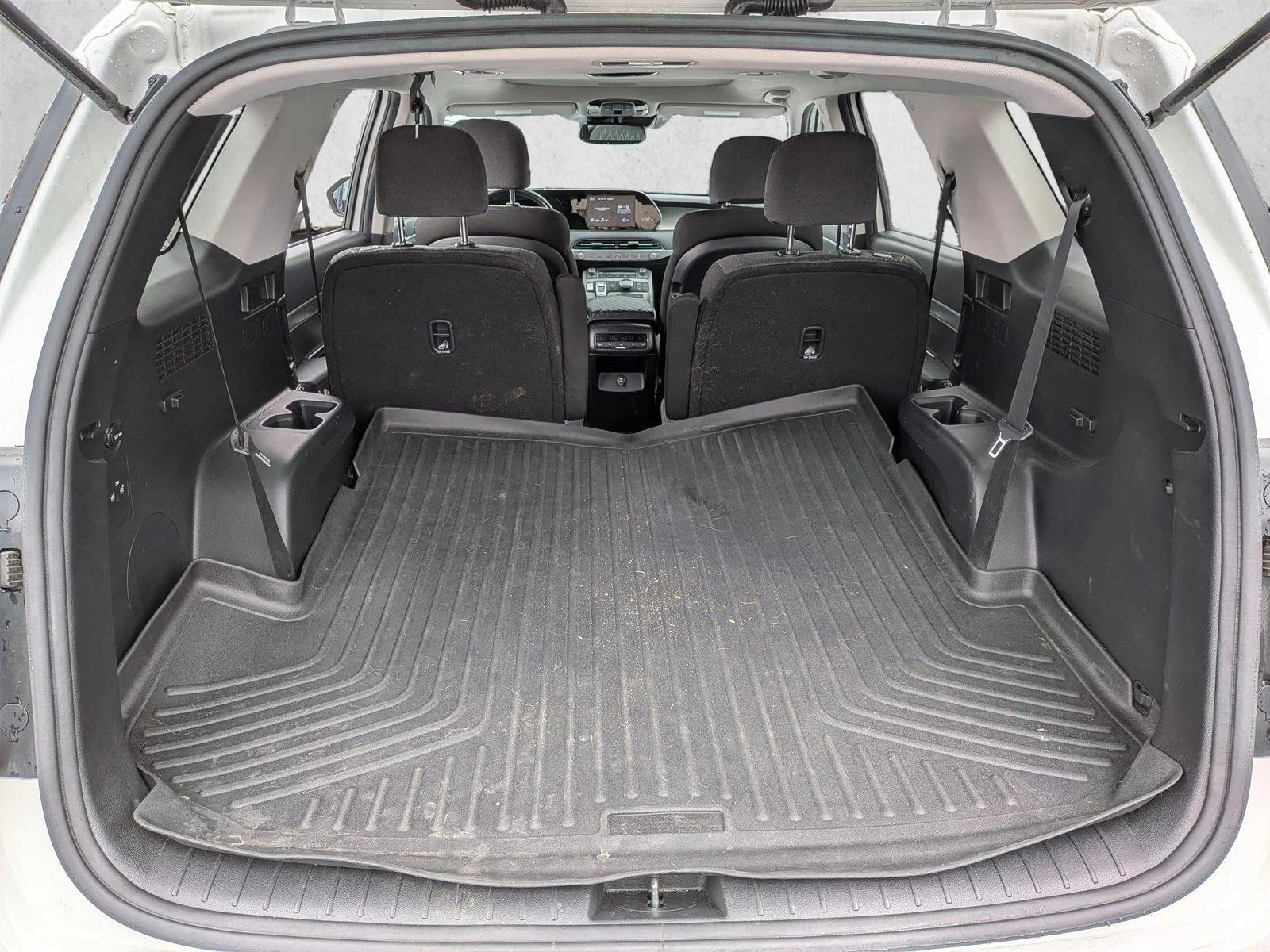 Used 2022 Hyper White Hyundai SEL image 6