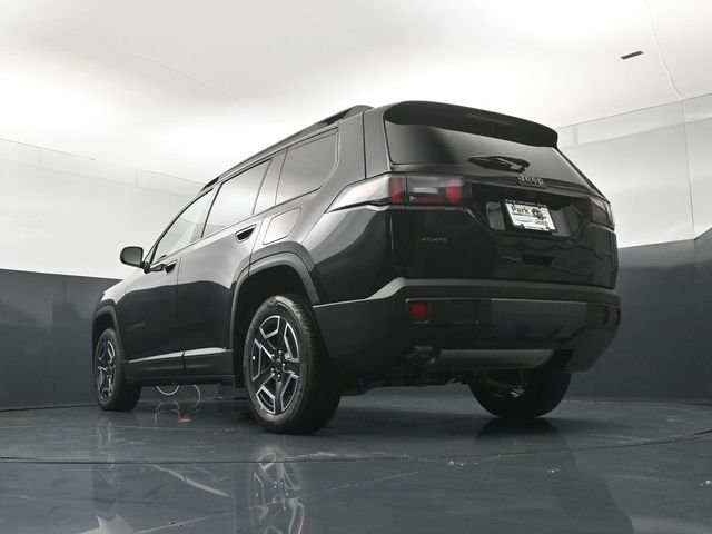 New 2026 Diamond Black Crystal Pearl-Coat Exterior Paint Jeep Limited image 22