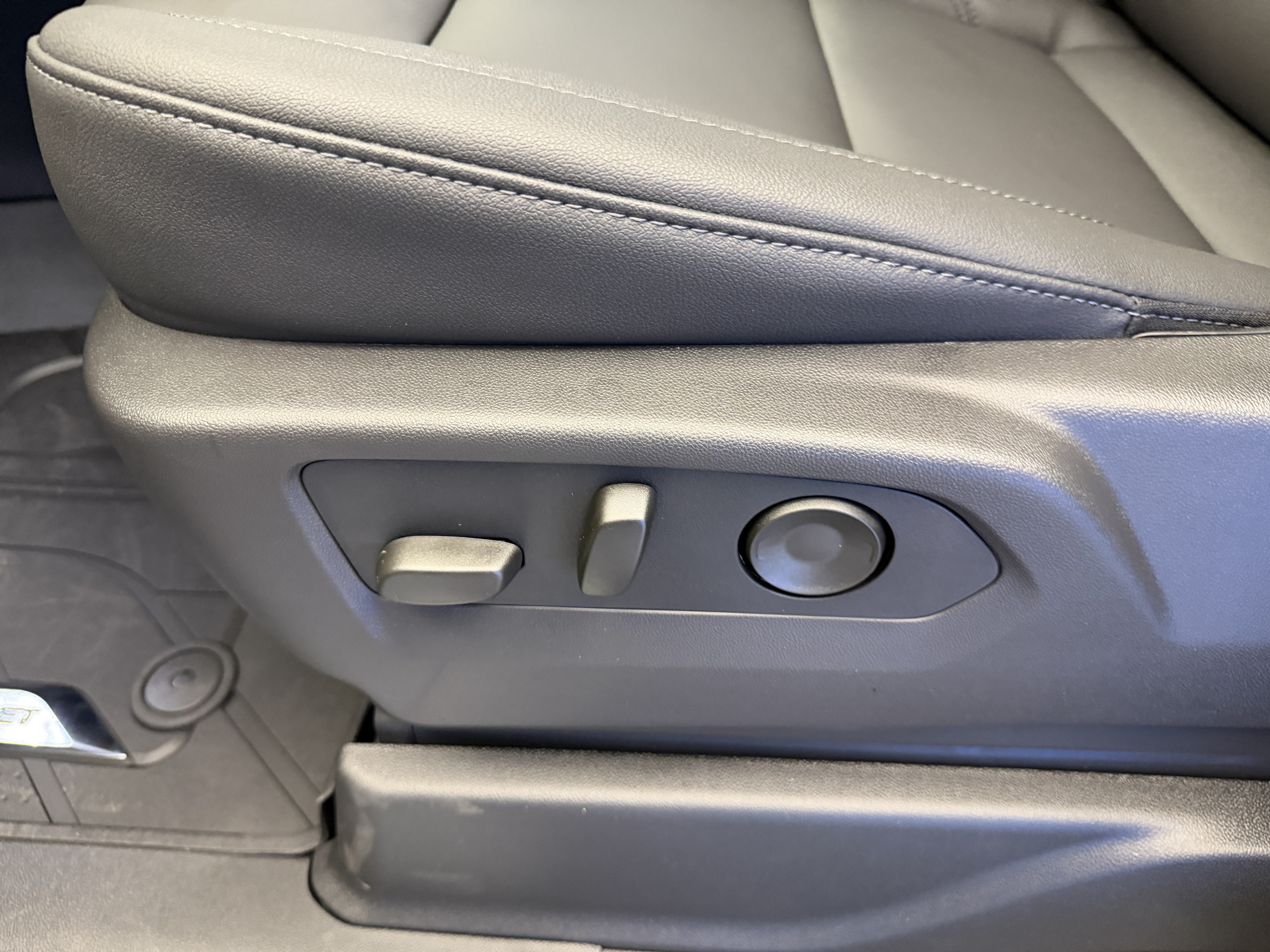 New 2026 Sterling Gray Metallic Chevrolet Z71 image 15