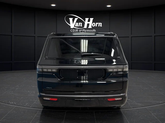 New 2026 High Gloss Black Exterior Paint Jeep Limited Reserve image 6