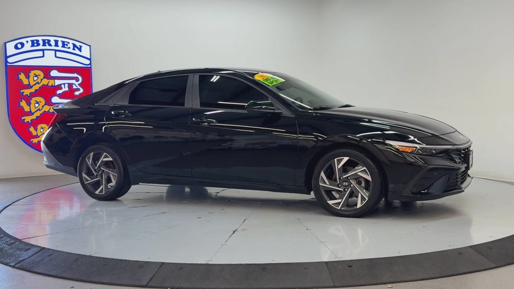 Used 2025 Abyss Black Hyundai SEL Sport image 3