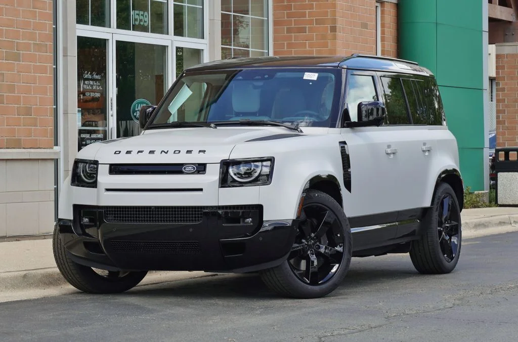 2026 Land Rover Defender 110 X-Dynamic SE P400's photo