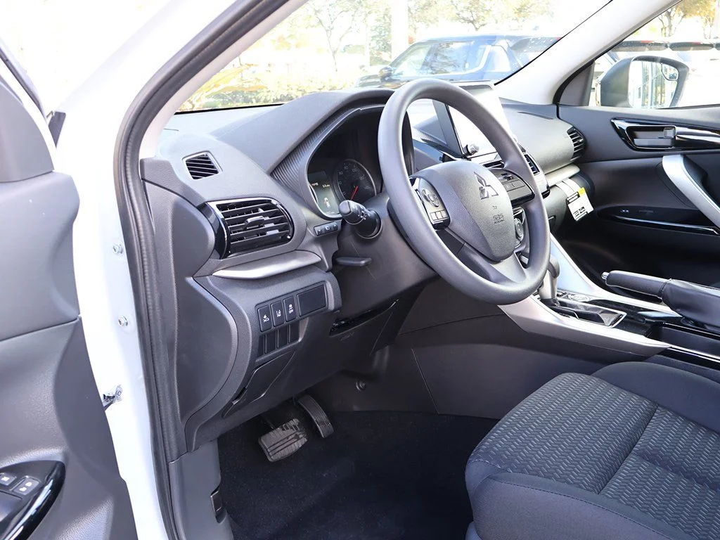2026 Mitsubishi Eclipse Cross LE - Photo 24