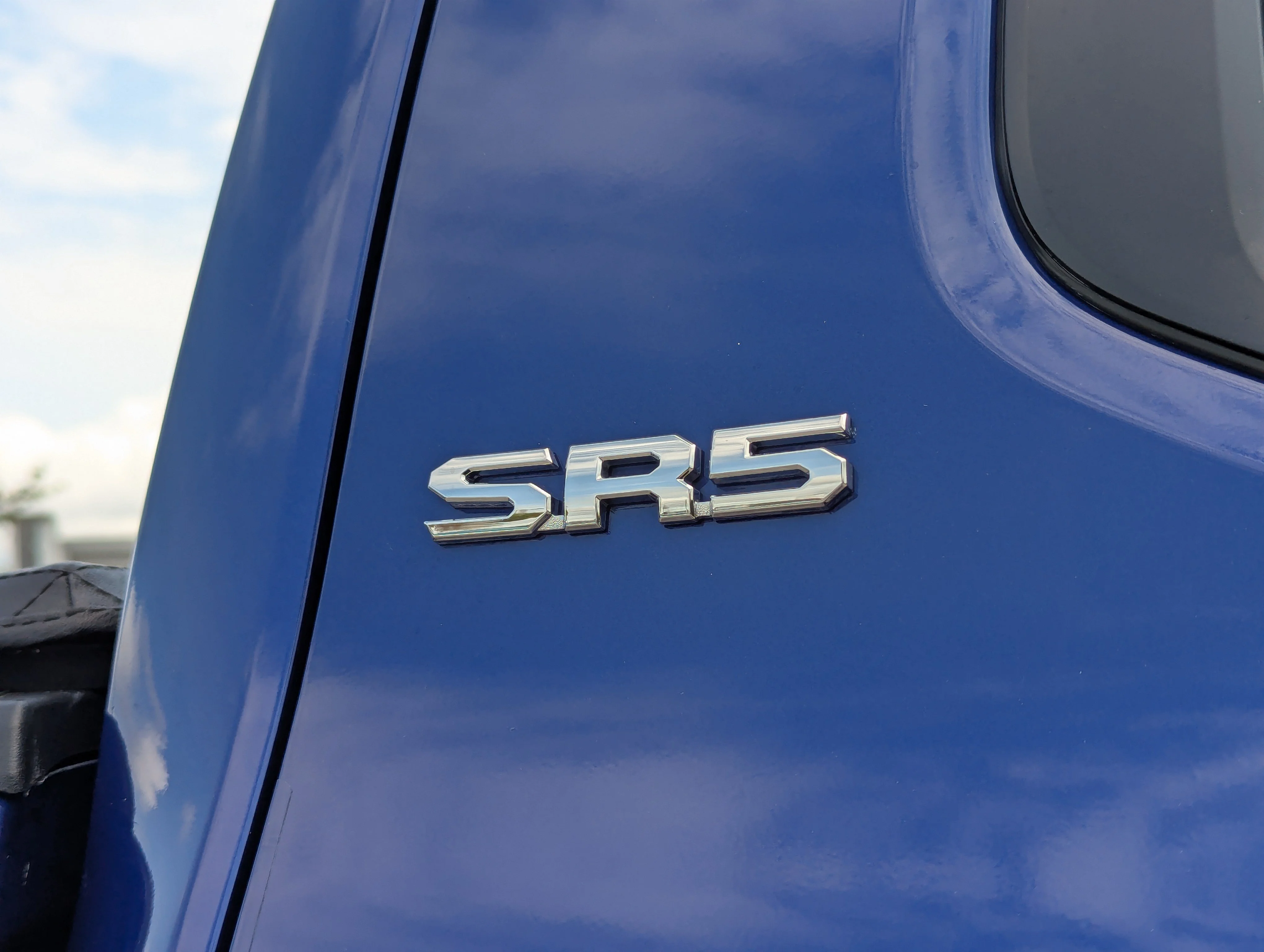 Used 2025 Blue Crush Metallic Toyota SR5 image 14