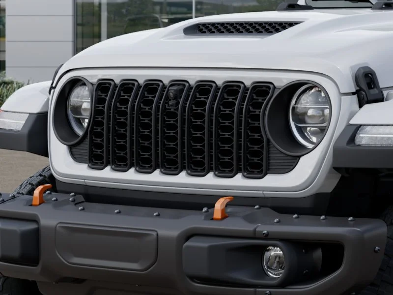 New 2026 Bright White Clear-Coat Exterior Paint Jeep Mojave X image 13