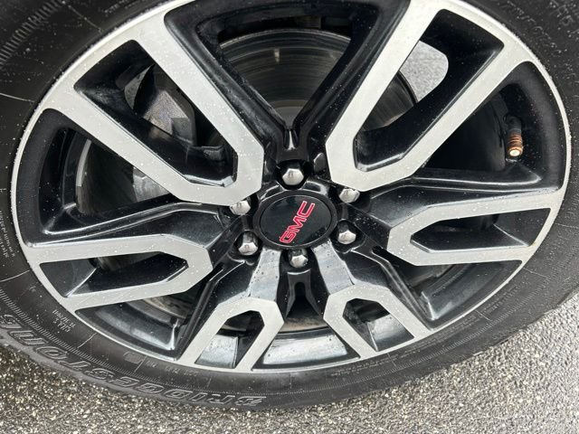 Used 2025 White GMC AT4 image 13