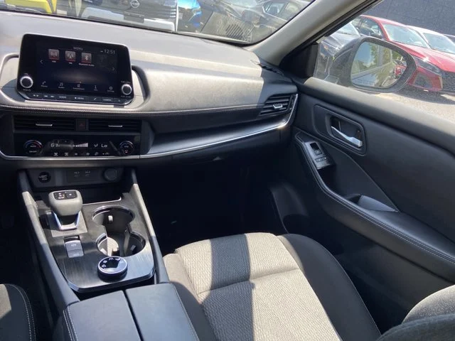 2025 Nissan Rogue SV - Photo 15