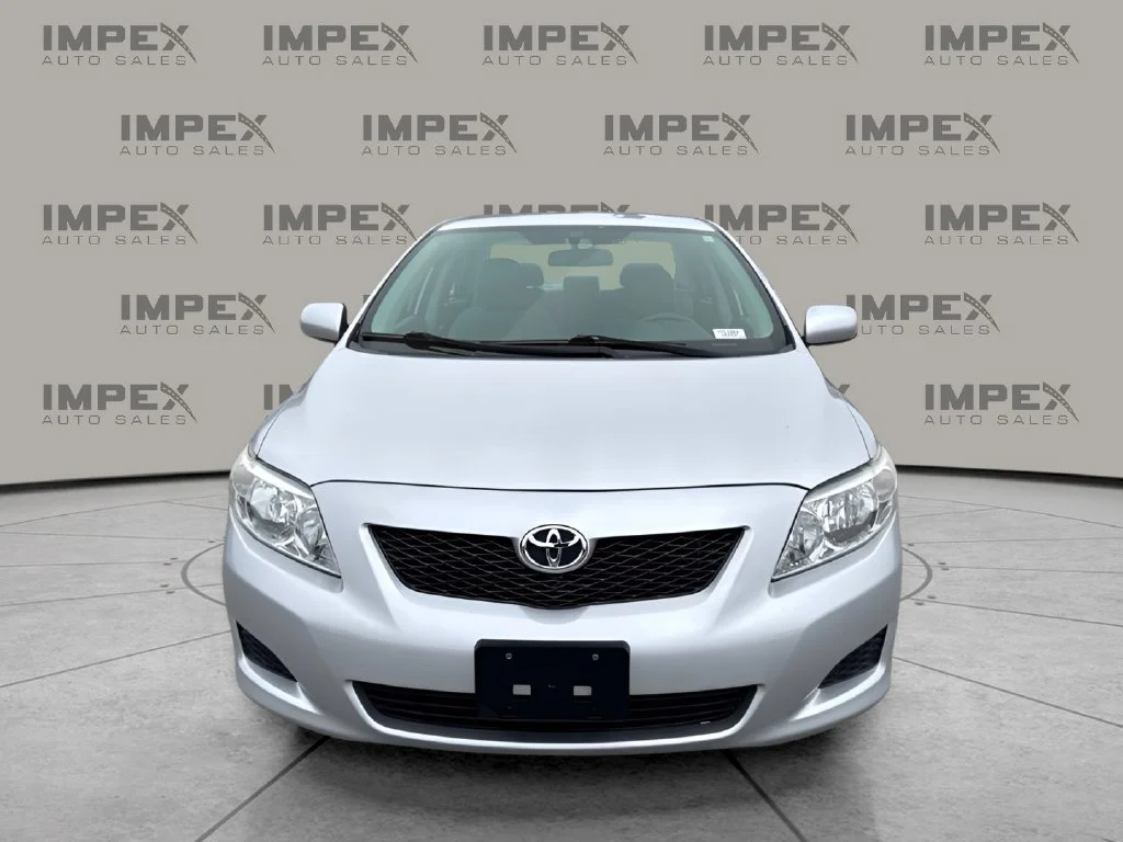 Used 2010 Silver Toyota LE image 8