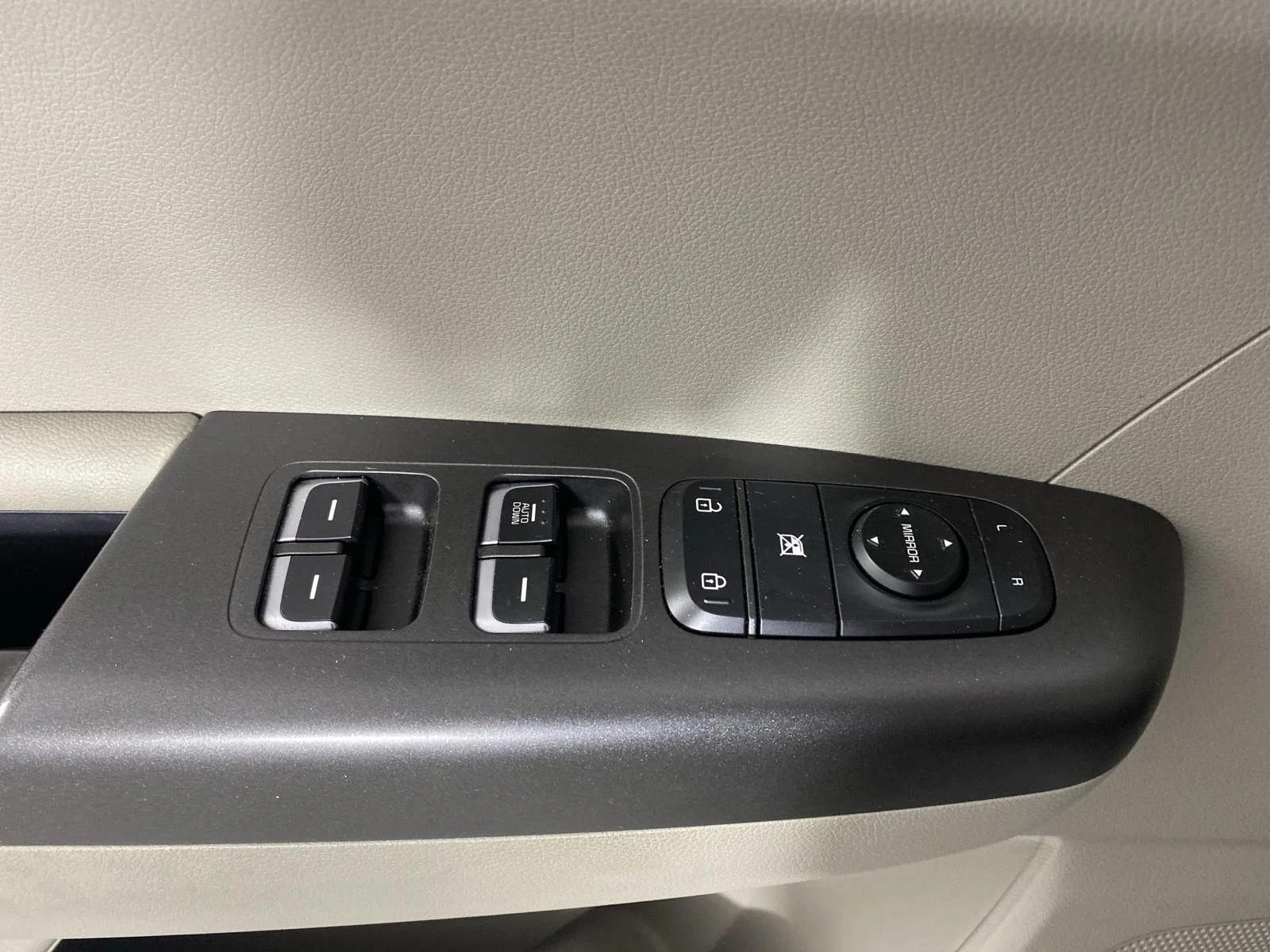Used 2019 Other Kia LX image 12