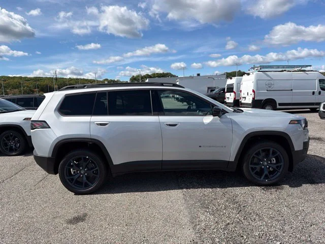 New 2026 Silver Jeep  image 2