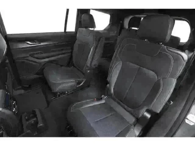 New 2027 Bright White Clear-Coat Paint Jeep Laredo Altitude image 10