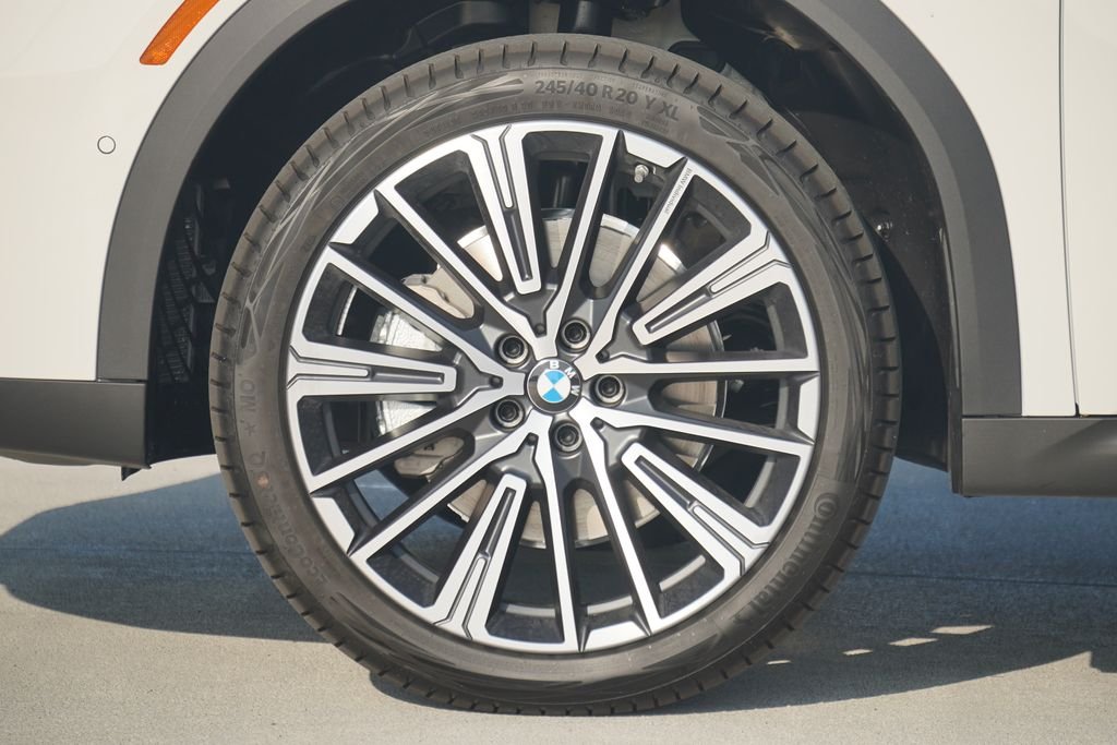 Used 2026 Alpine White BMW xDrive28i image 5