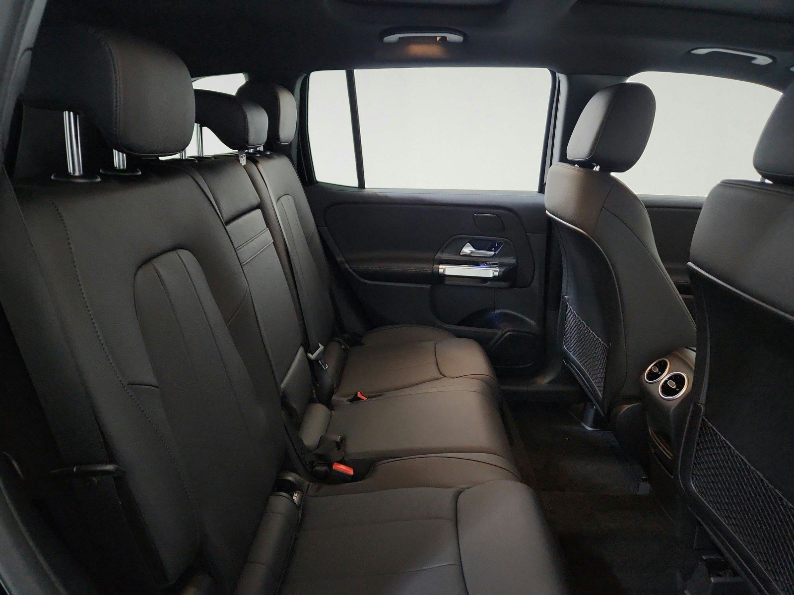 Used 2026 Night Black Mercedes-Benz GLB 250 image 21