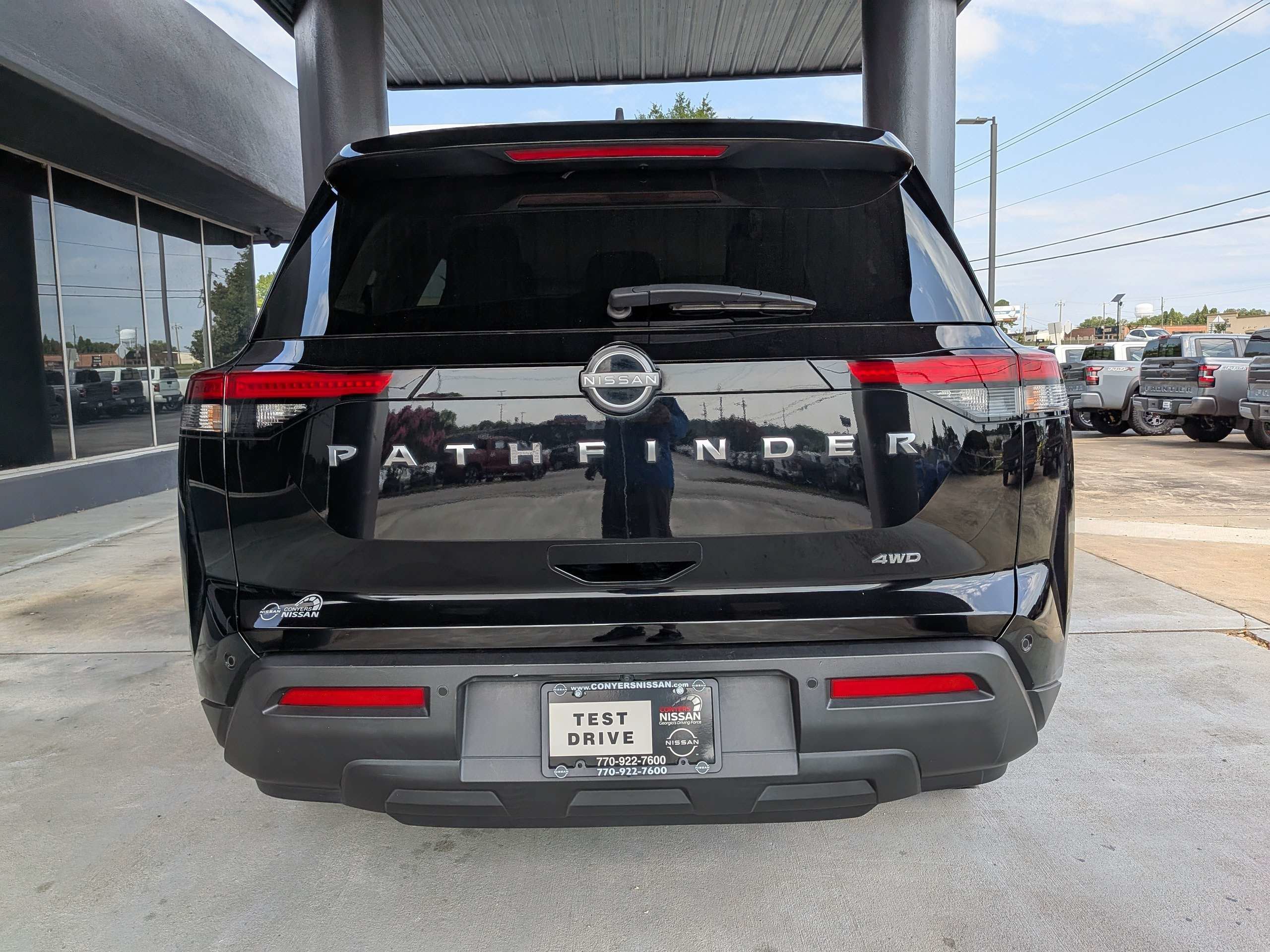 Used 2023 Black Nissan S image 4