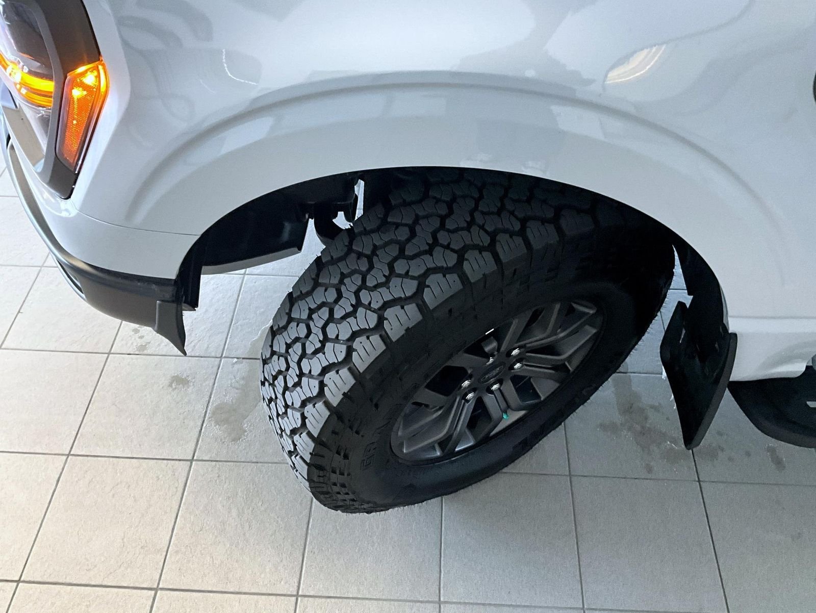 Used 2025 White Ford Tremor image 23