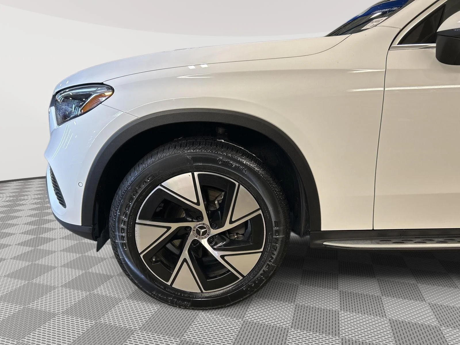 Certified Used 2024 Polar White Mercedes-Benz GLC 300 image 9