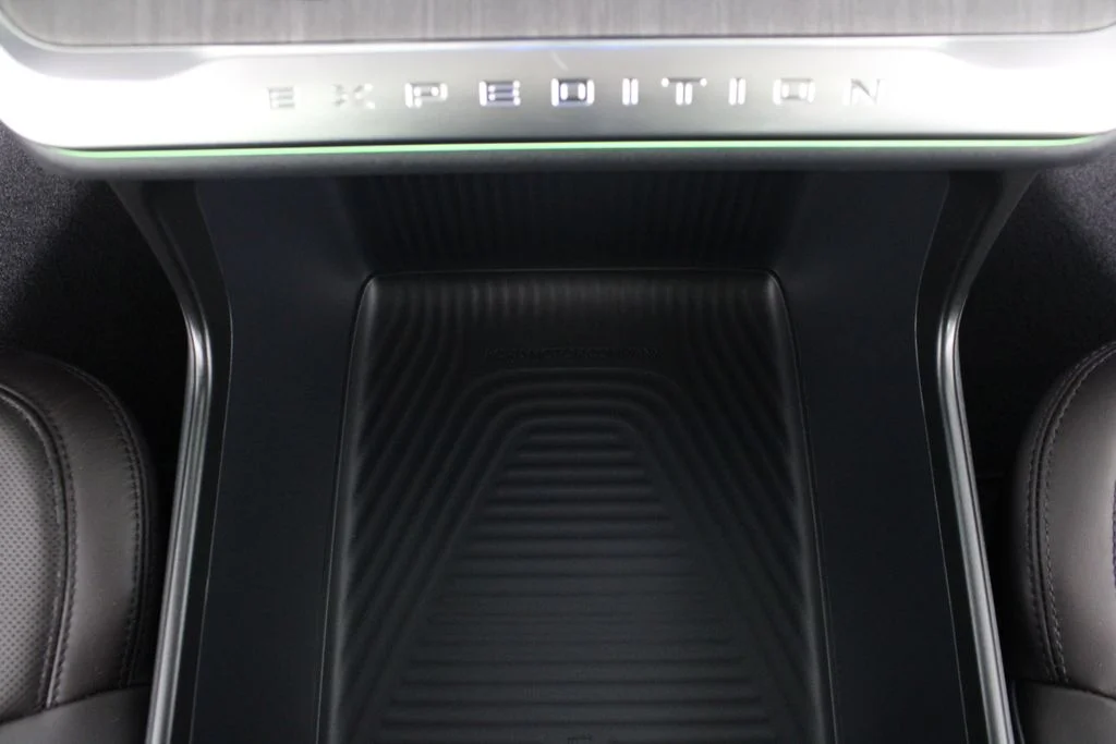 New 2026 Agate Black Metallic Ford Platinum image 30