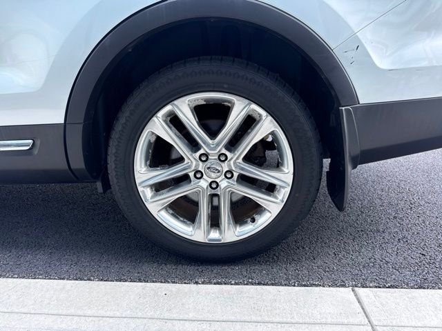 Used 2016 Gray Ford XLT image 7