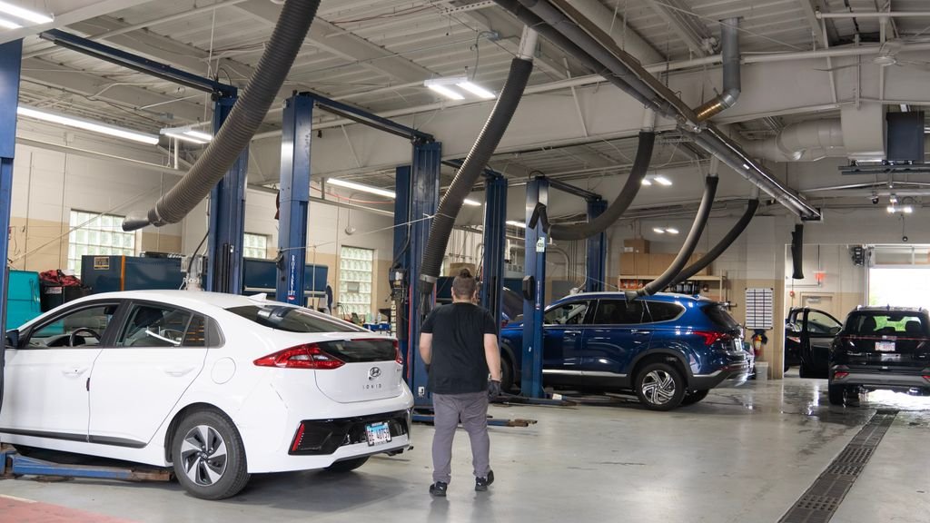 2018 Hyundai Elantra GT GT - Photo 30