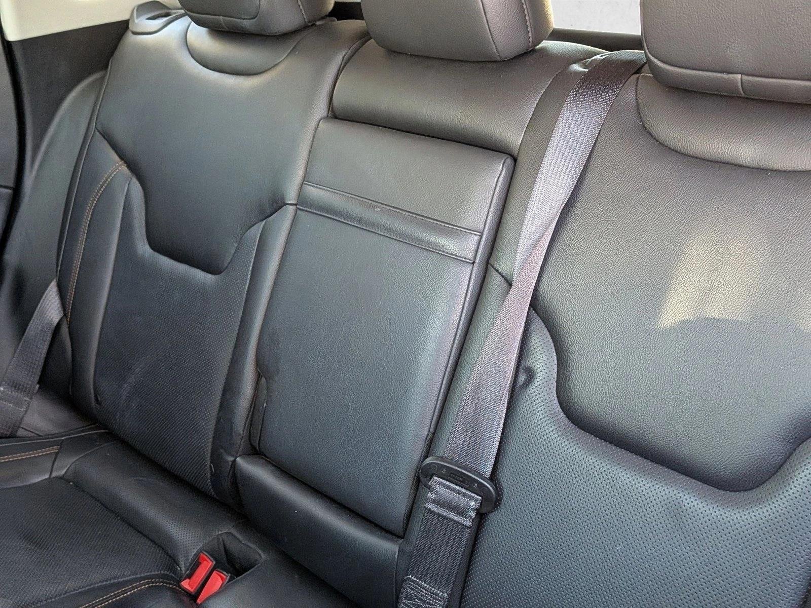 Used 2018 Granite Crystal Metallic Clearcoat Jeep Limited image 12