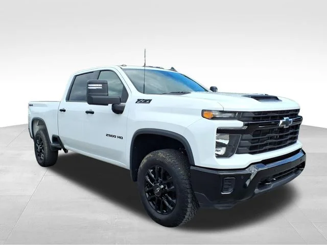 Used 2025 White Chevrolet Custom image 13