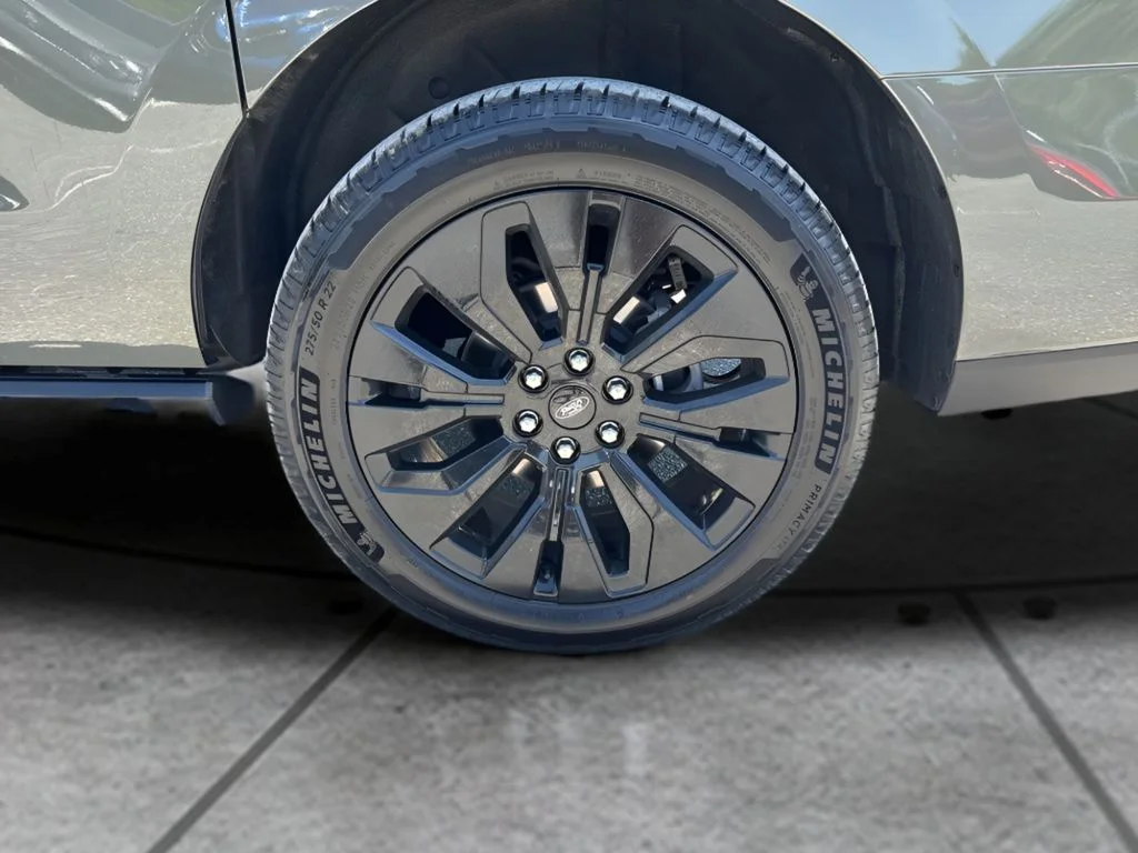 Used 2025 Green Ford Platinum image 36