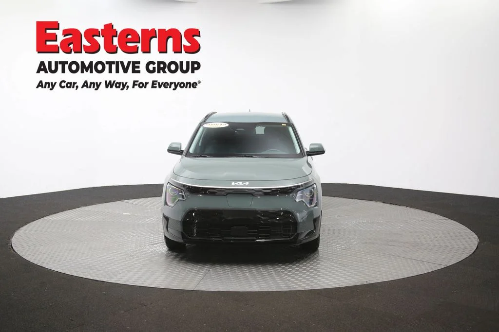 Used 2023 Green Kia Wind image 52