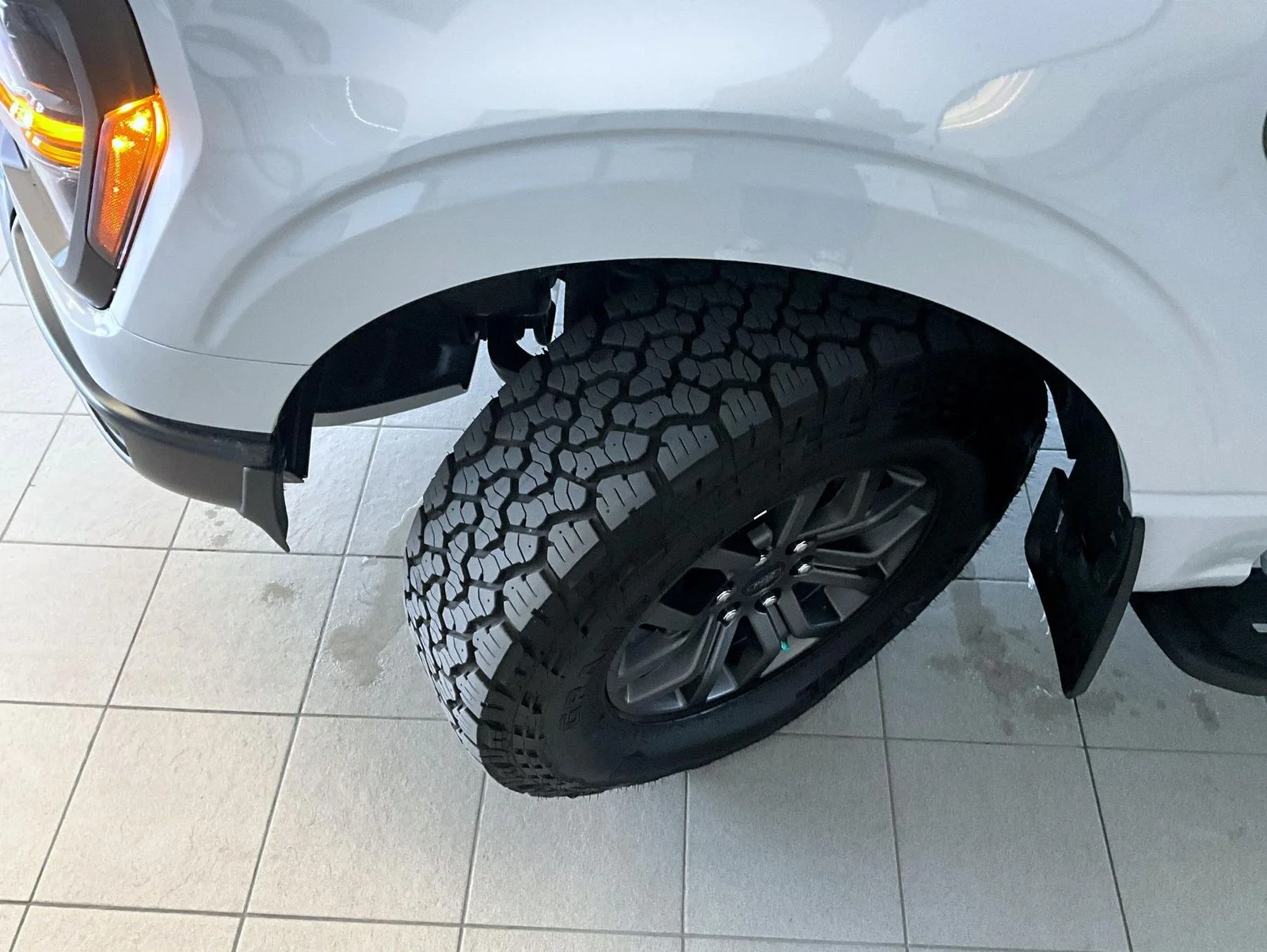 Used 2025 White Ford Tremor image 23