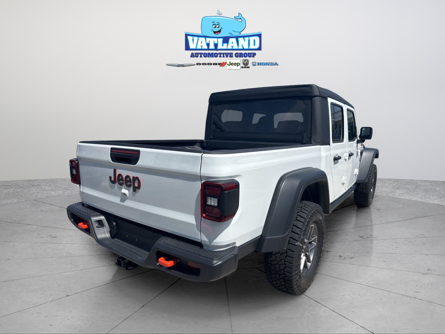 New 2026 Bright White Clear-Coat Exterior Paint Jeep Mojave image 3