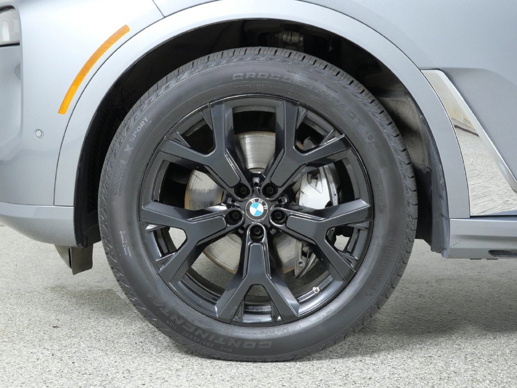 Certified Used 2025 Skyscraper Grey Metallic BMW xDrive40i image 20