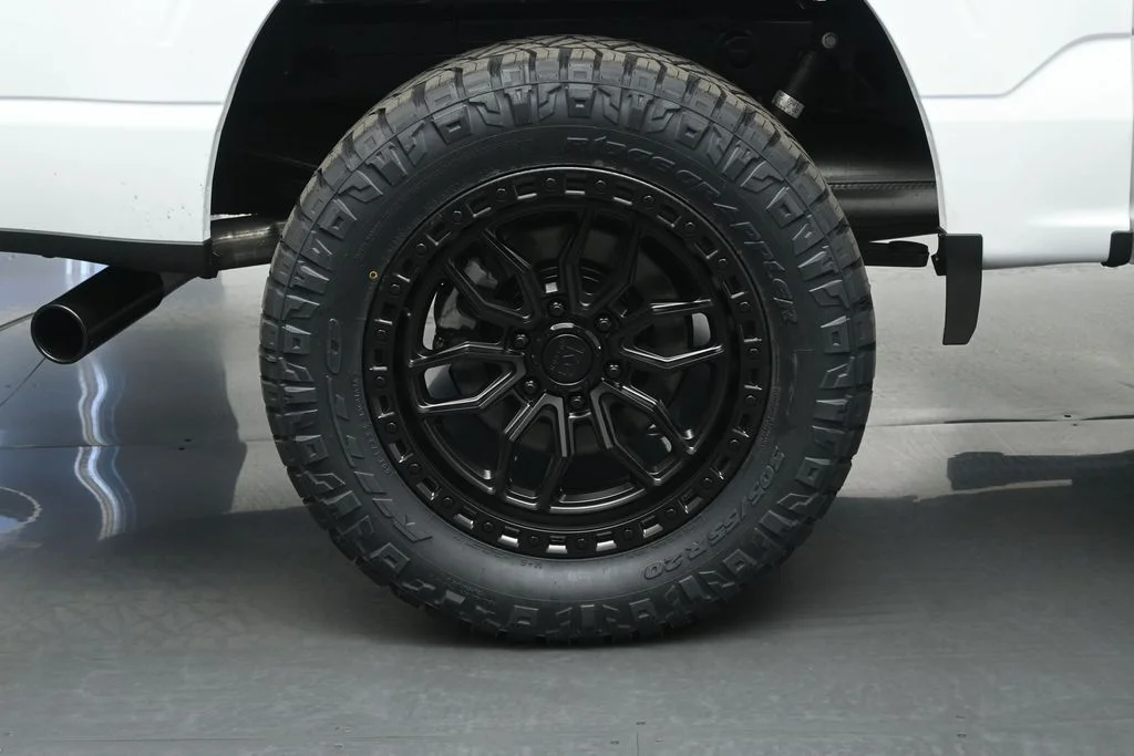New 2026 Oxford White Ford XLT image 23