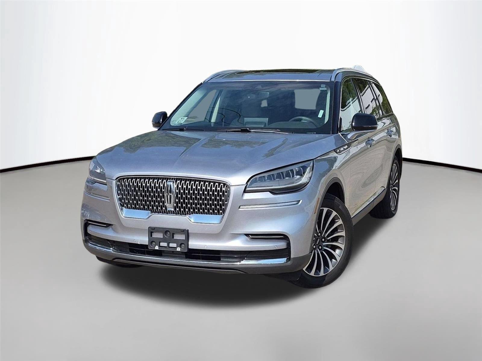 Used 2023 Silver Radiance Metallic Clearcoat Lincoln Standard image 1