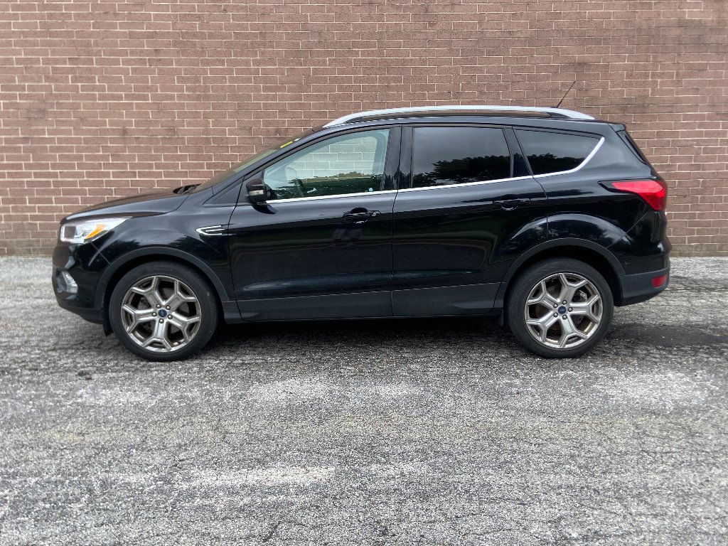 Used 2019 Agate Black Metallic Ford Titanium image 3