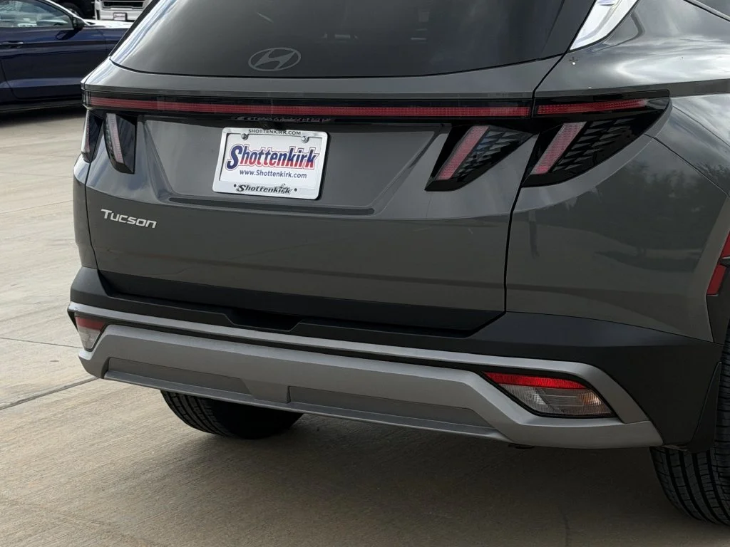 Used 2025 Gray Hyundai SEL Convenience image 6