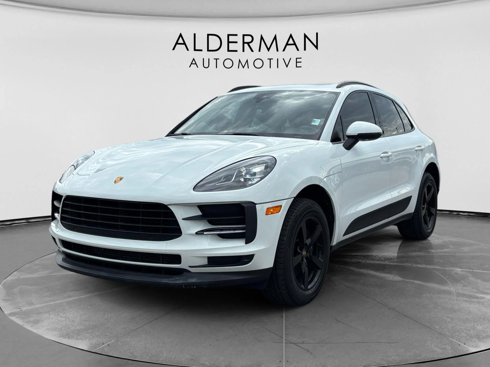 2020 Porsche Macan -'s photo