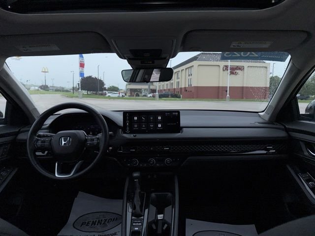 Used 2023  Honda Touring image 13
