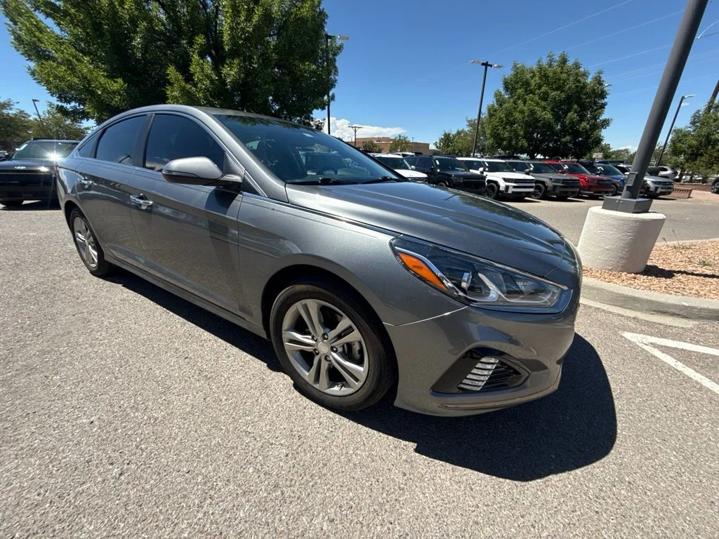 Used 2019 Gray Hyundai SEL image 4