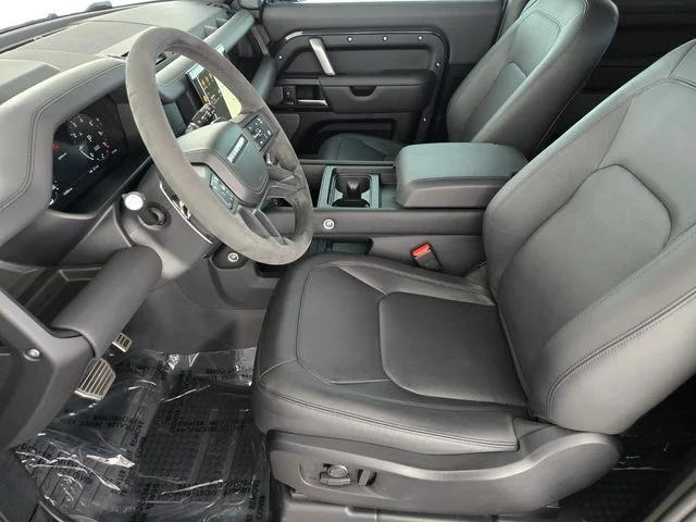 Used 2024 Gray Land Rover V8 image 10