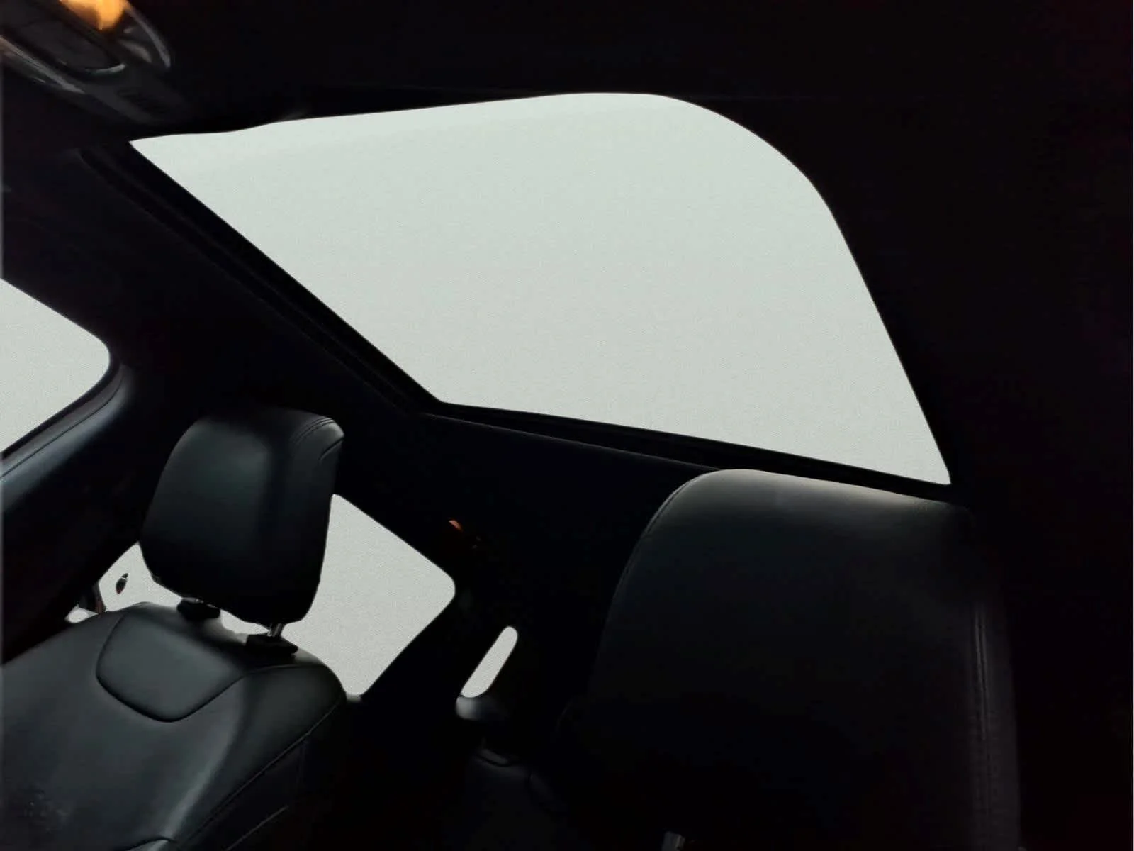 Used 2022 Bright White Clearcoat Jeep High Altitude image 17