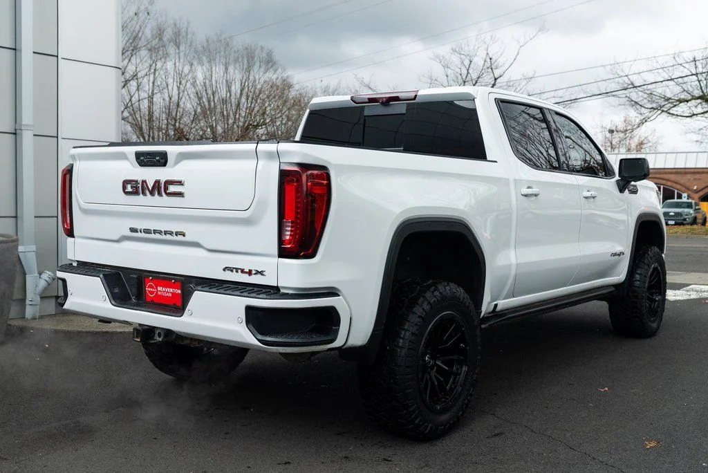 Used 2022 White GMC AT4X image 6
