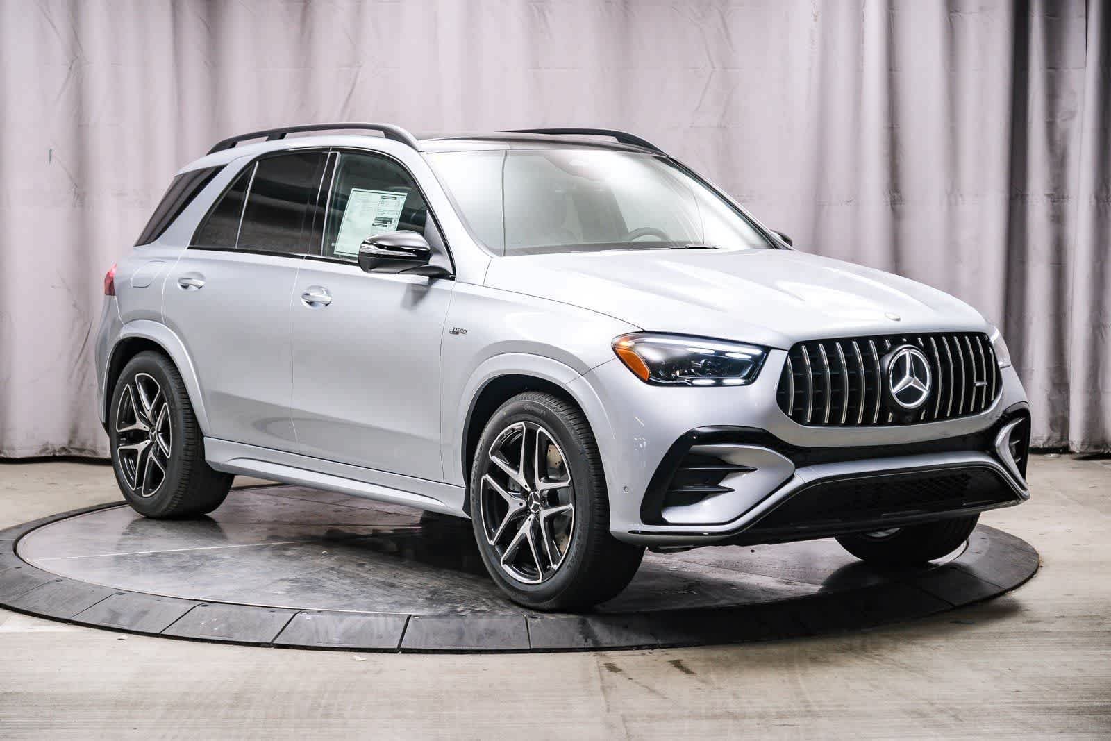Nuevo Mercedes-Benz AMG® GLE 53 4MATIC+ SUV 2026 en color Cirrus Silver Metallic, imagen 5.