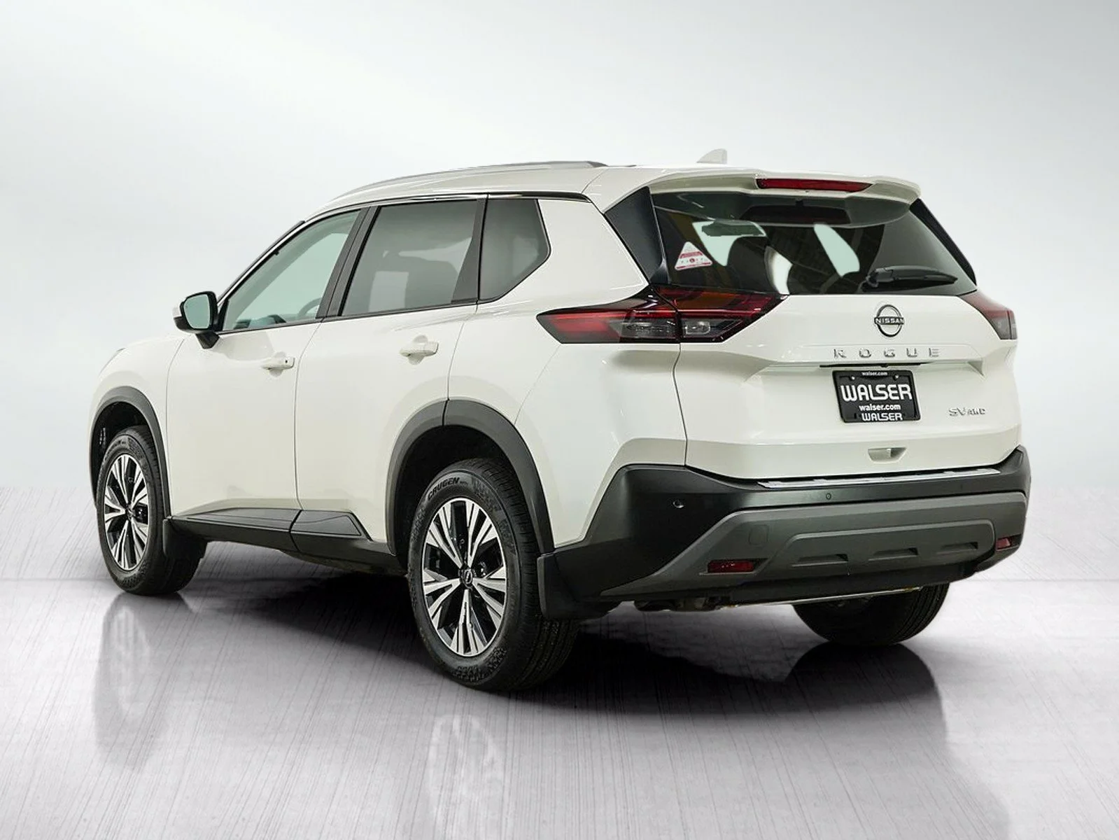 Used 2023 Pearl White Tricoat Nissan SV image 3
