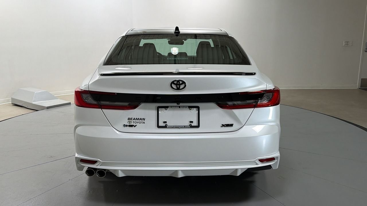 New 2026 Wind Chill Pearl <sup>1</sup> Toyota  XSE image 4