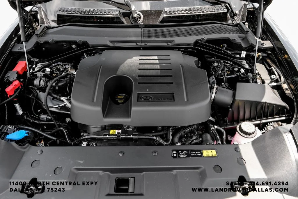 New 2026 Santorini Black Metallic Land Rover X-Dynamic SE image 45