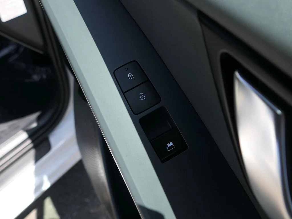 Used 2024 White Kia EX Touring image 26
